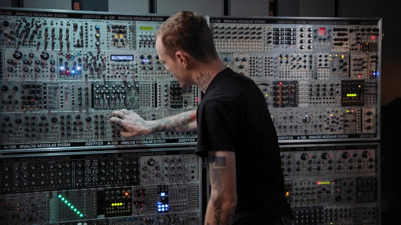 Experimenting With Modular Synths Deadmau5 Teaches Electronic Music Production Masterclass