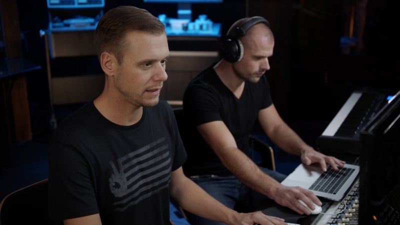 In The Studio Part 1 Melody Armin Van Buuren Teaches Dance Music Masterclass Every week, armin van buuren puts 41 million listeners into a state of trance on his radio show. armin van buuren teaches dance music